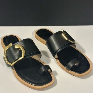 Louise et Cie Altan Sandals Leather Toe Ring
Black with Gold Buckle Preppy 8.5